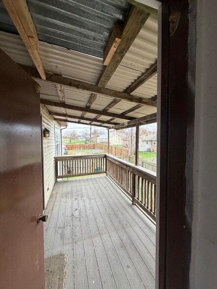 Building Photo - 452 Sunset Dr