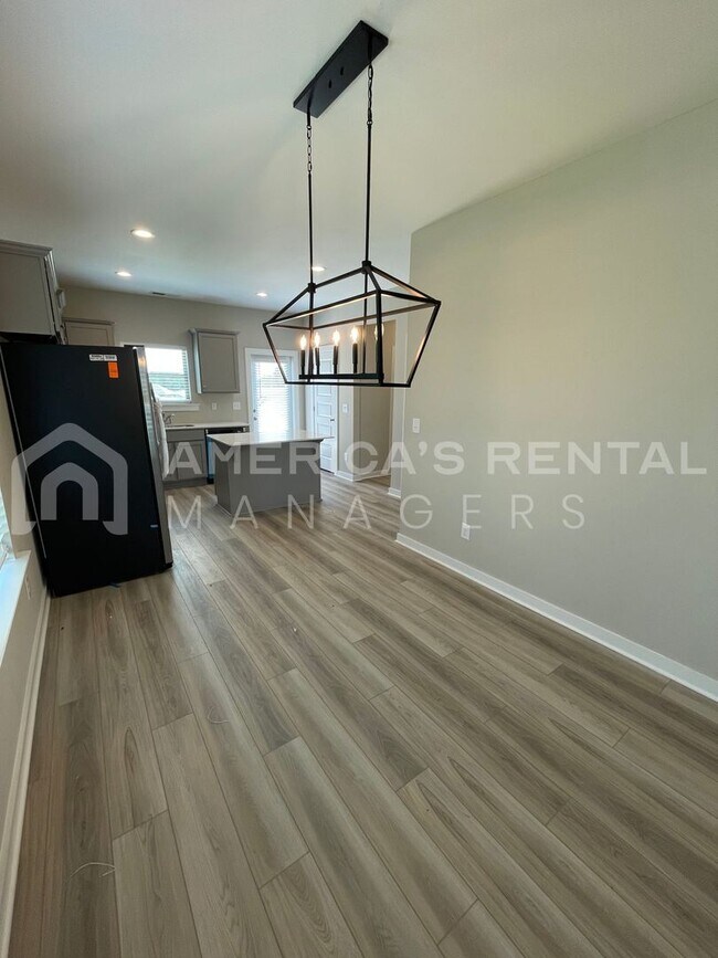 Building Photo - Home for Rent in Jasper, AL!!! Available to View Now!!!  DEPOSIT VIEWING!!
