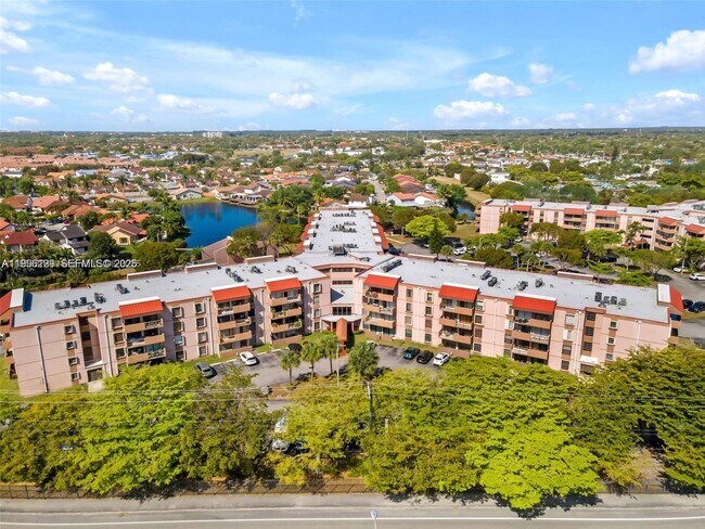 Building Photo - 5900 SW 127th Ave