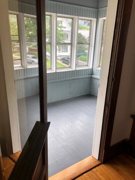 Building Photo - 640 Morris St