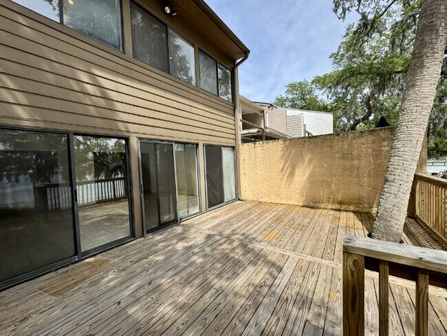 Building Photo - WATER FRONT PROPERTY!!!!!