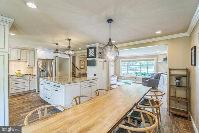 Building Photo - 76 S Forge Manor Dr