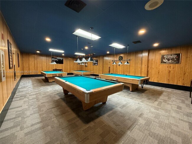 Building Photo - 16521 Blatt Blvd