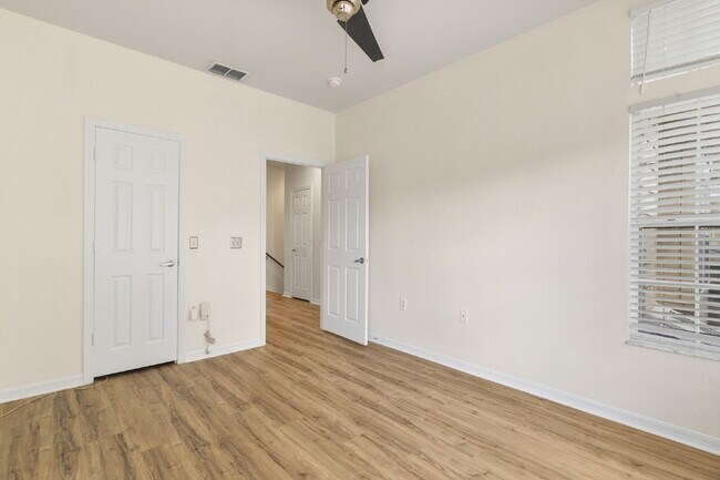 Building Photo - Spacious 3-Bedroom Condo Retreat in Bradenton – Your Perfect Home Awaits!