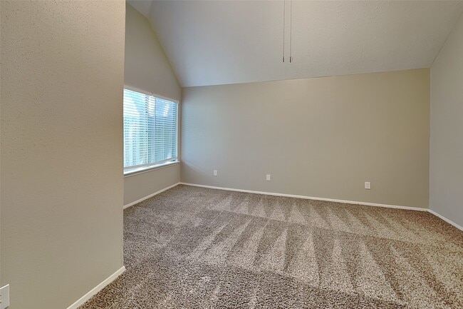Building Photo - 13215 Noble Crest Dr