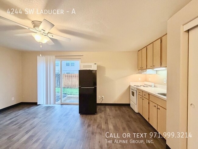 Building Photo - 4244 SW Laducer-A