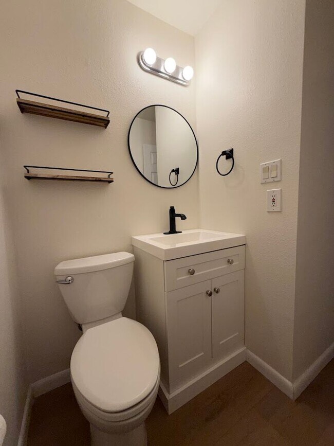 Building Photo - 3161 Madison Ave