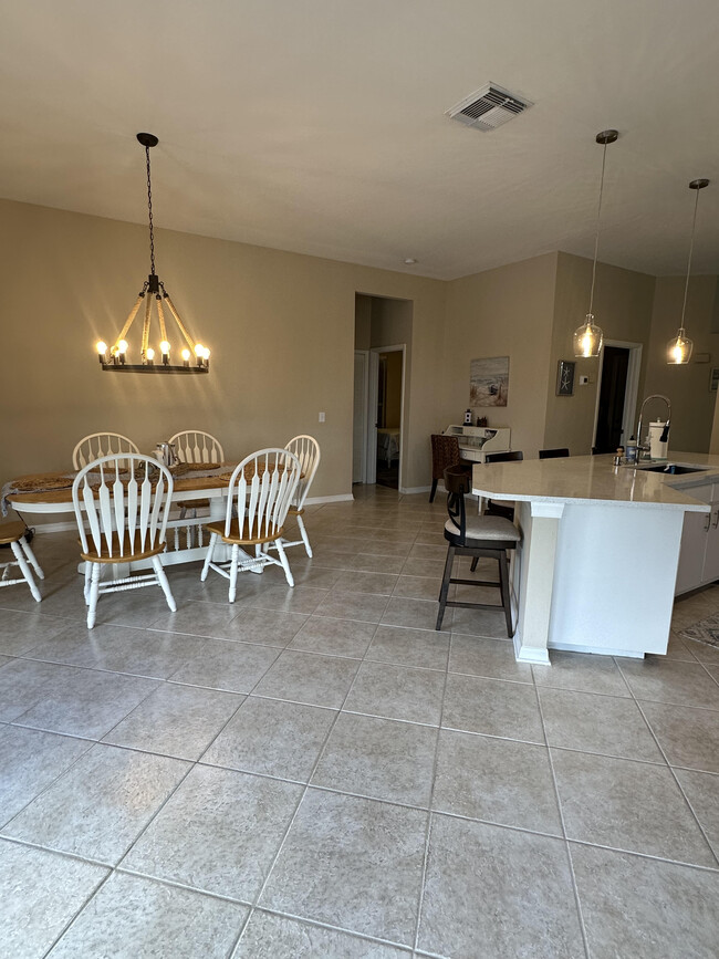 Kitchen/Dining room - 1305 SW 11th Plz