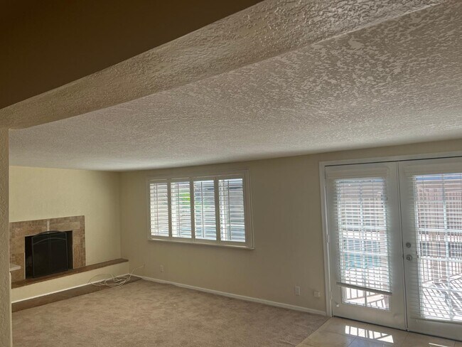 Building Photo - 7417 E Cambridge Ave