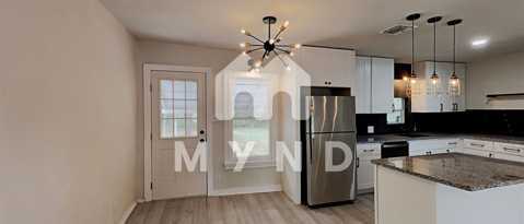 Building Photo - 1110 Clower-