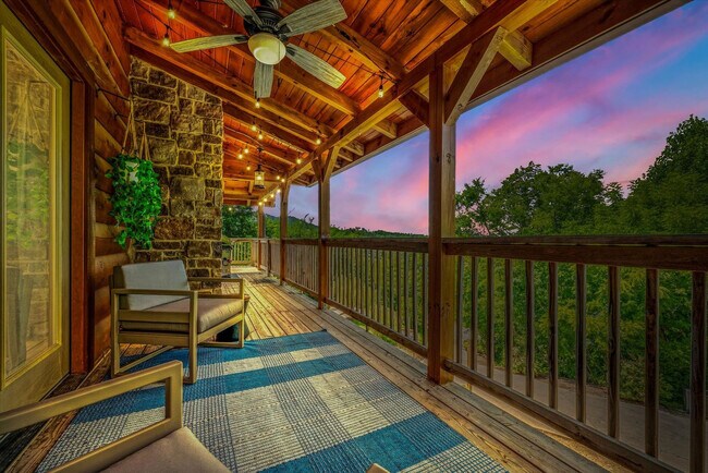 Building Photo - 208 Tunnel Ridge Dr