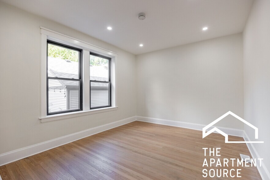 Building Photo - 4638 N Hamilton Ave