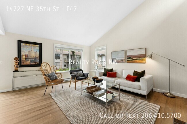 Building Photo - 14727 NE 35th St