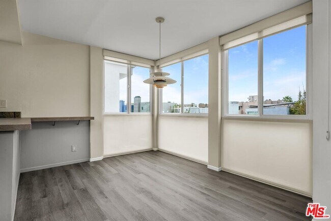 Building Photo - 30 Driftwood St