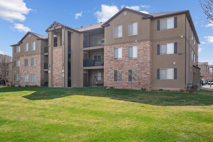 Rear Building View - 3585 E Rock Creek Rd #11