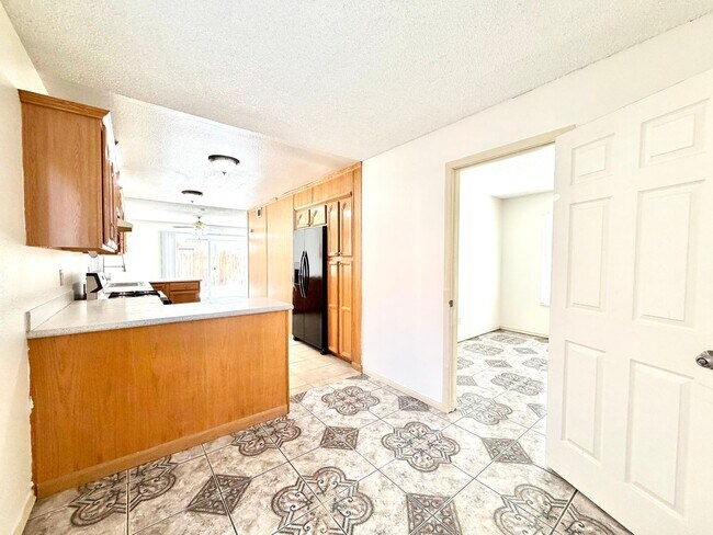 Building Photo - Gated 3 Bedroom 2.5 Bath Home with Bonus Room & Private Balcony