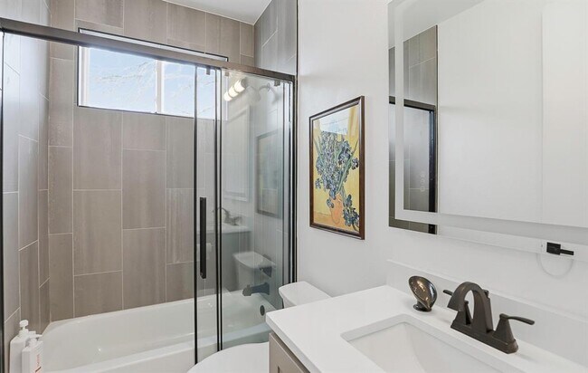 Building Photo - 1208 W Oltorf St