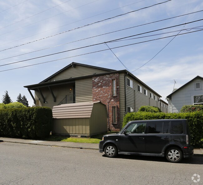 Building Photo - 3701-3705 35th Pl