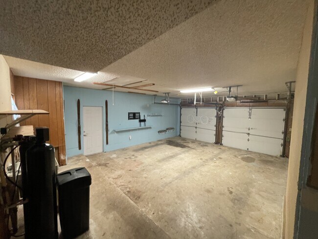 Building Photo - 1214 Timber Bay