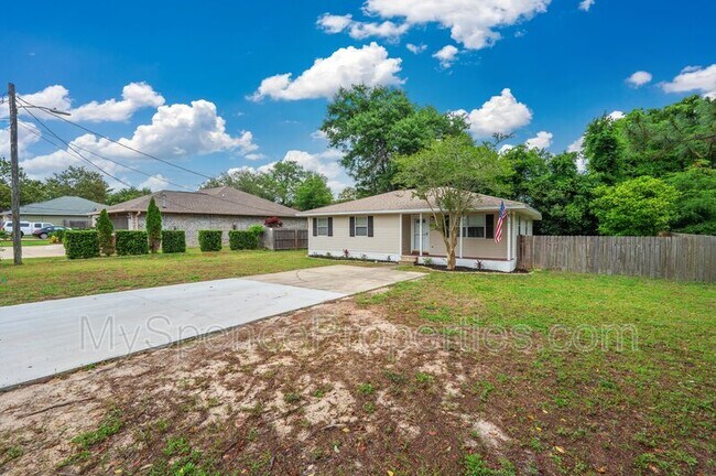 Building Photo - 113 Marimba St