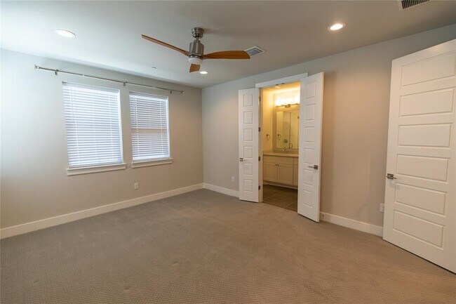 Building Photo - 4511 Unity Cir