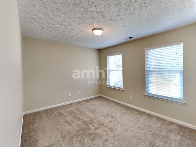 Building Photo - 1626 Sparrow Wood Ln SW
