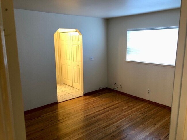 Building Photo - 7512 Wachtel Way