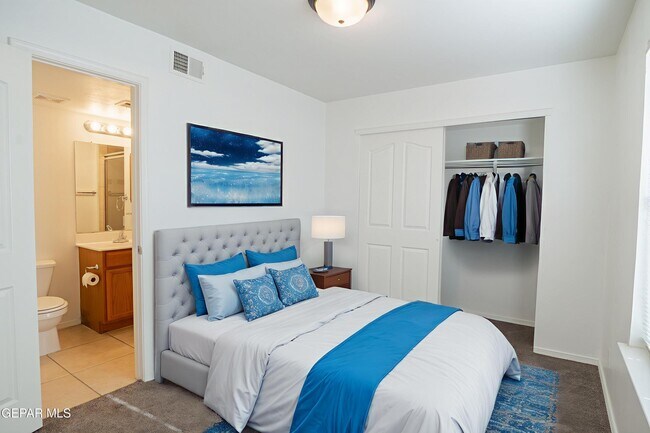 Building Photo - 1497 Dunlin Pl