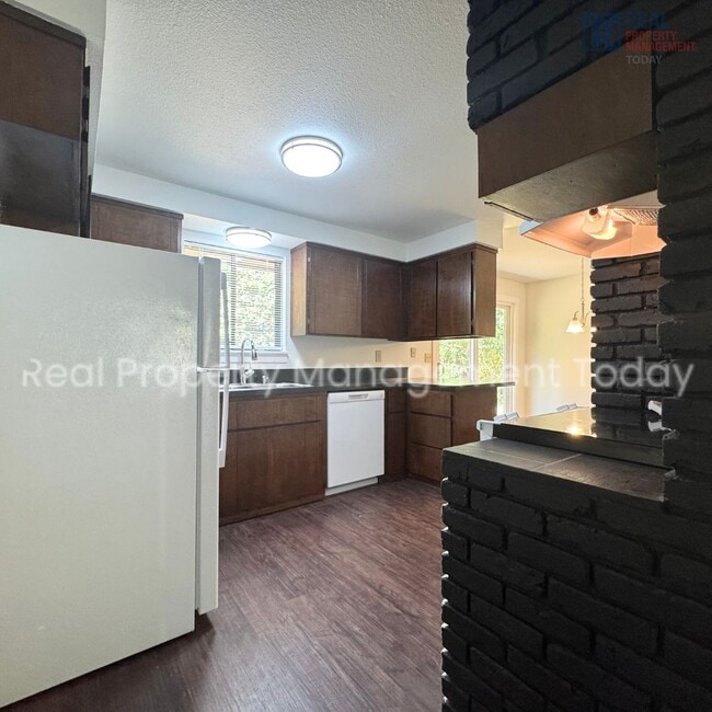 Building Photo - 8511 116 St E