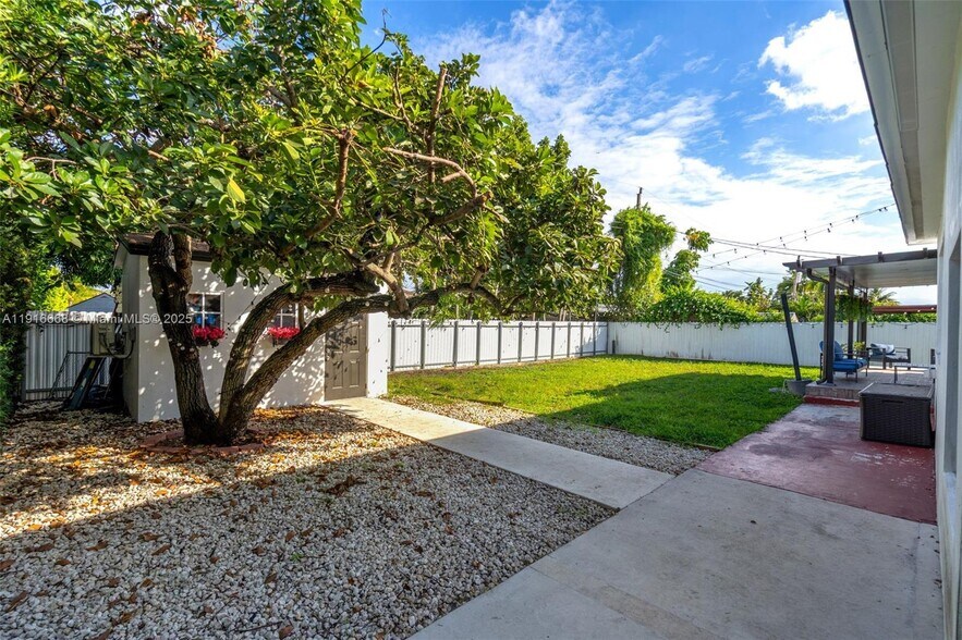 Primary Photo - 1815 SW 85th Ct