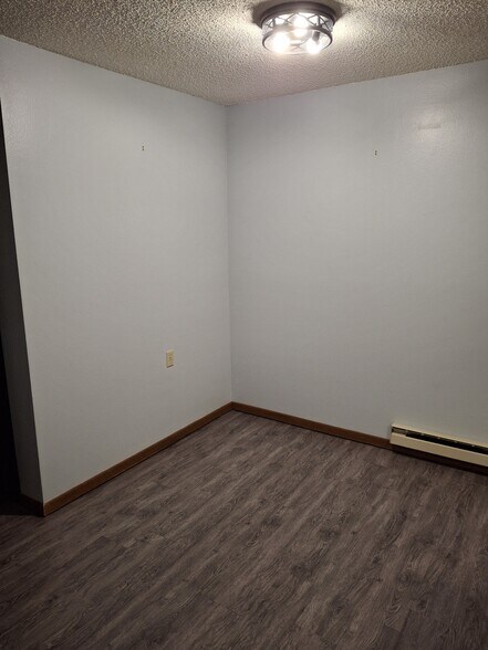 Building Photo - 340 S Rowe Ln