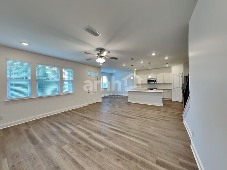 Building Photo - 220 Argea Dr
