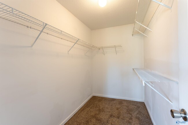 Building Photo - 122 Otter Trail SW