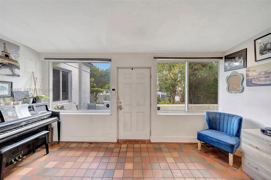 Building Photo - 619 NE 87th St