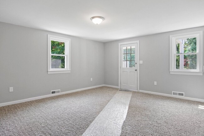 Building Photo - Spacious 3 Bedroom, 1 Bath Home in Central Dauphin Schools!