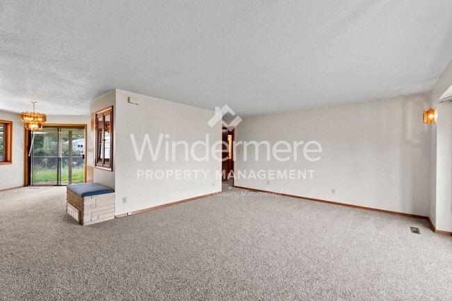 Building Photo - 2115 W Kiernan Ave