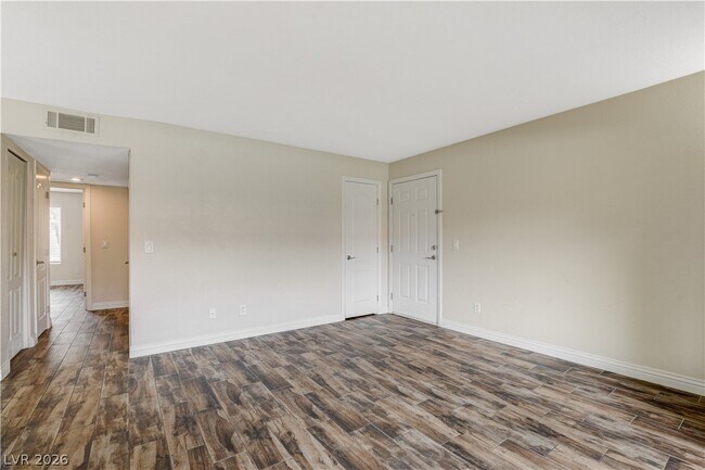 Building Photo - 7200 W Pirates Cove Rd