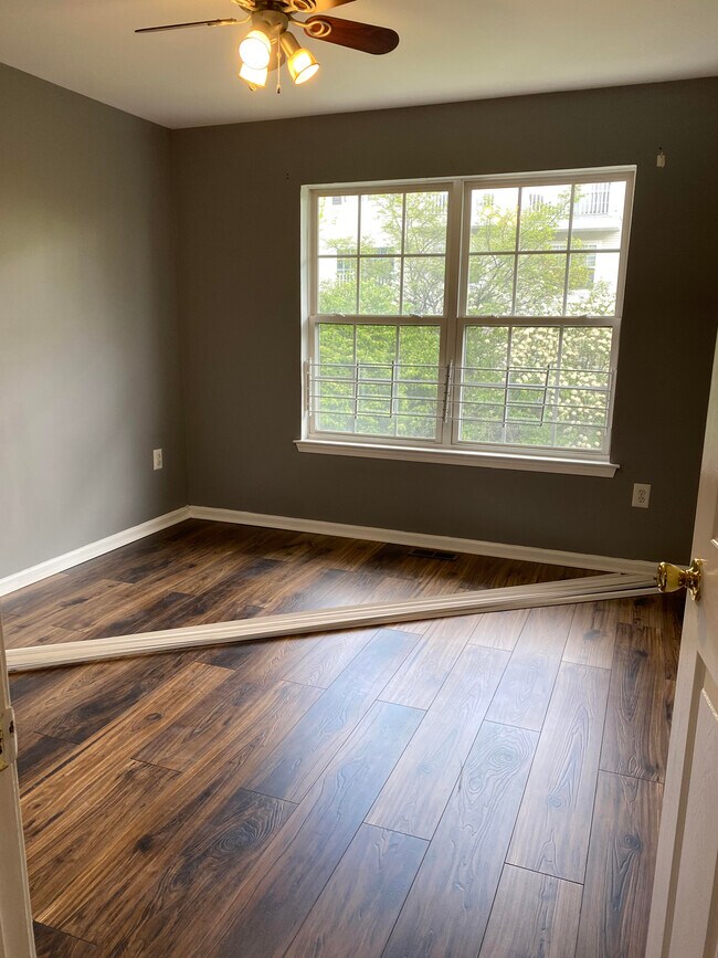 Building Photo - 246 Riverwalk Way