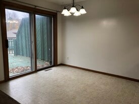 Building Photo - 10673 Grouse St NW