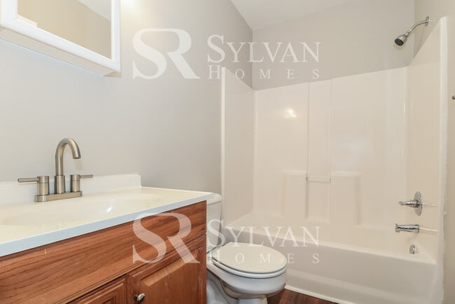 Building Photo - Where Charm Meets Comfort