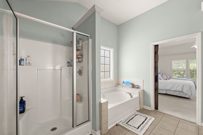 Building Photo - Spacious 5 Bedroom/3 Bath Home with Basement!