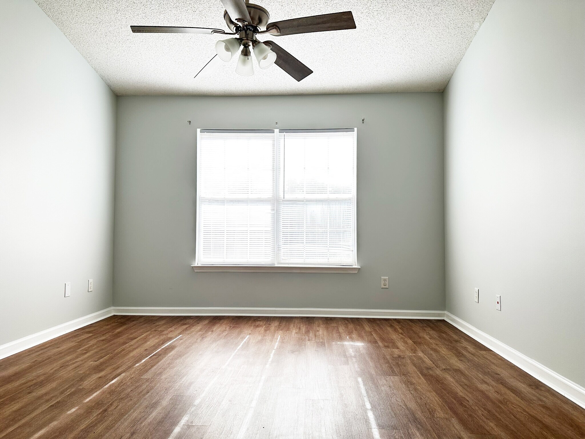 Master Bedroom - 1548 Blaze Ln