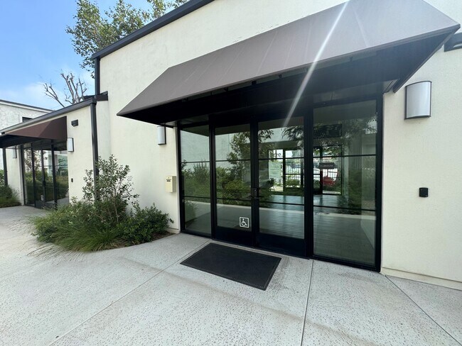 Building Photo - Woodman Arleta Apartments (Woodman)