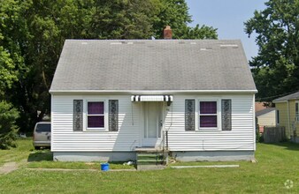 Building Photo - Off Street Parking