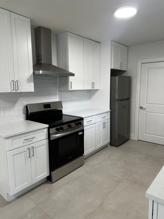 Building Photo - 3 Bedroom , 2 Bath in Orlando!