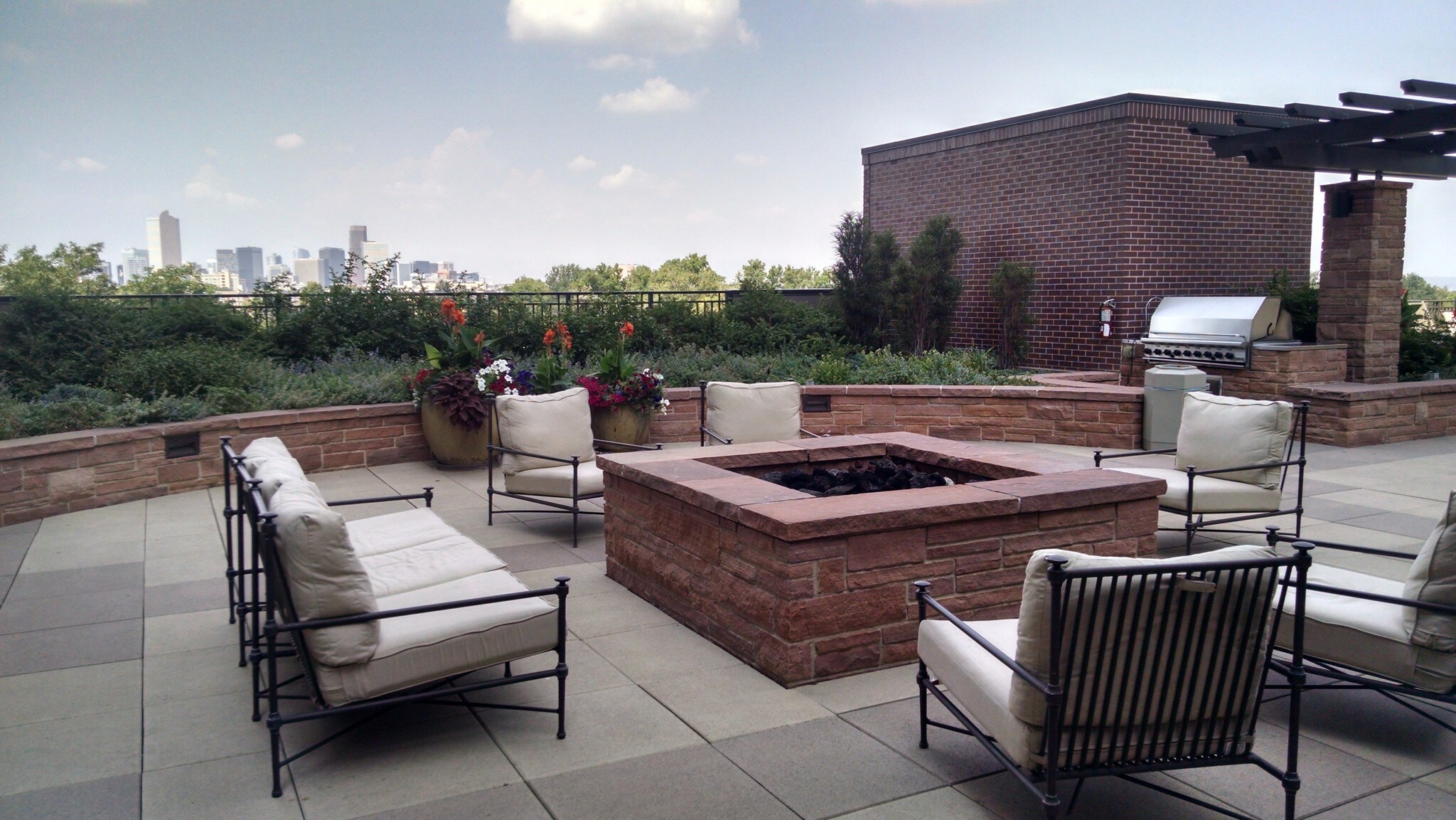 Fire Pit -- Shared - 1650 Fillmore St