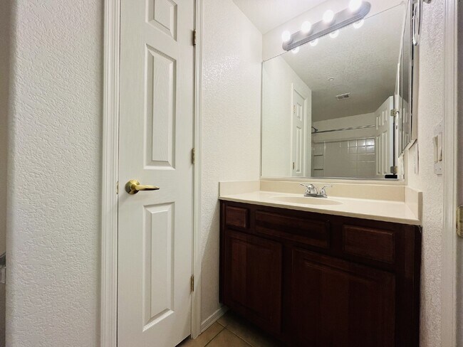 Building Photo - 18250 N Cave Creek Rd