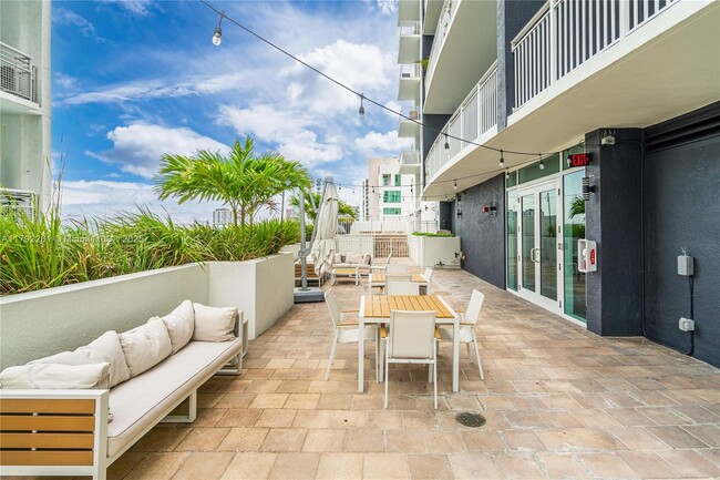 Building Photo - 2275 Biscayne Blvd Blvd
