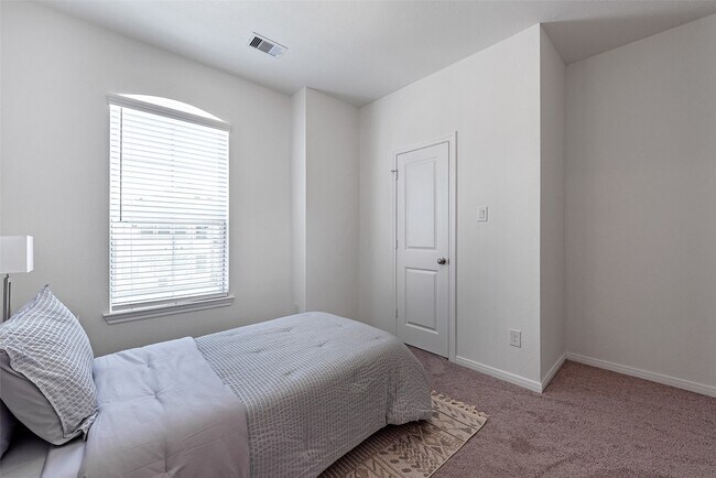Building Photo - 343 E Coralburst Lp