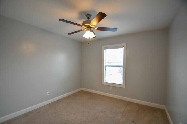 Building Photo - HOUSE FOR RENT 2319 GREAT LAUREL COURT